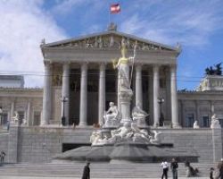 Αυστρία: Για ακόμα μία εβδομάδα σε lockdown οι ανεμβολίαστοι, μετά την άρση για τον γενικό πληθυσμό