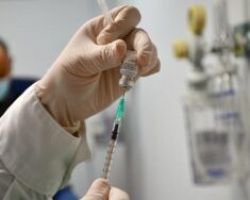 EMA: Έρχονται τα επικαιροποιημένα εμβόλια για την Όμικρον – “Πράσινο φως” και από τον Ευρωπαϊκό Οργανισμό
