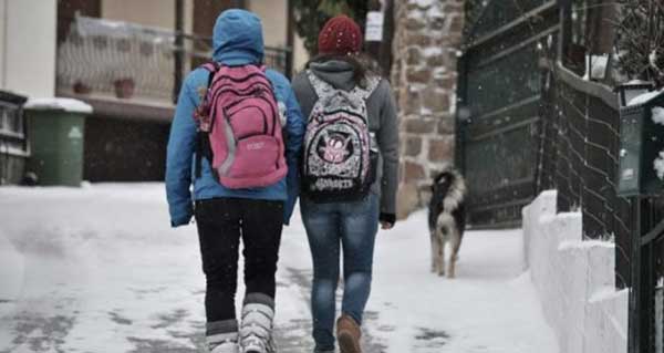 Κλείνουν σχολεία στην Αττική την Πέμπτη λόγω του χιονιά -Σε ποιες περιοχές