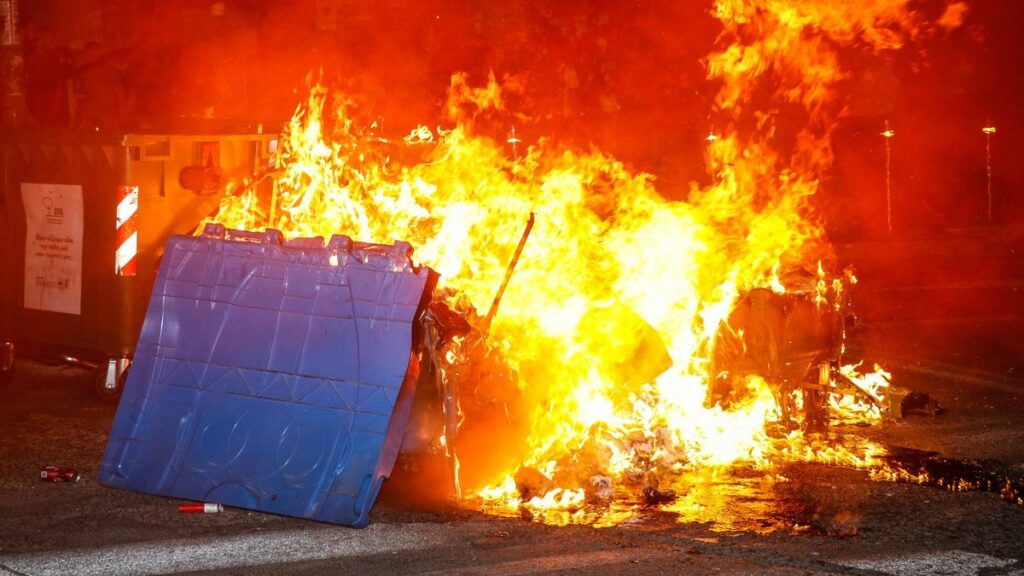 Πάτρα: 100.000 ευρώ το κόστος αντικατάστασης κάδων απορριμμάτων που έχουν καταστραφεί από φωτιά