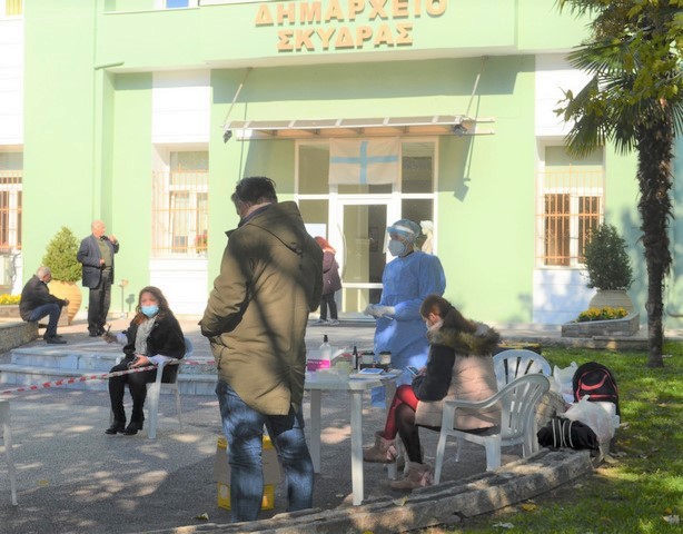 Στη Σκύδρα συνεχίζονται το Δεκέμβριο οι εξετάσεις ανίχνευσης κορωνοϊού