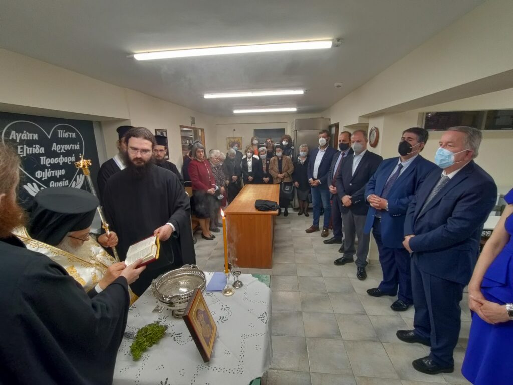 Στον Αγιασμό του συσσιτίου στις ανακαινισμένες εγκαταστάσεις του Γεύματος Αγάπης «Επιούσιος Άρτος» Αγίου Γεωργίου Γιαννιτσών , παραβρέθηκε ο Γιώργος Καρασμάνης.
