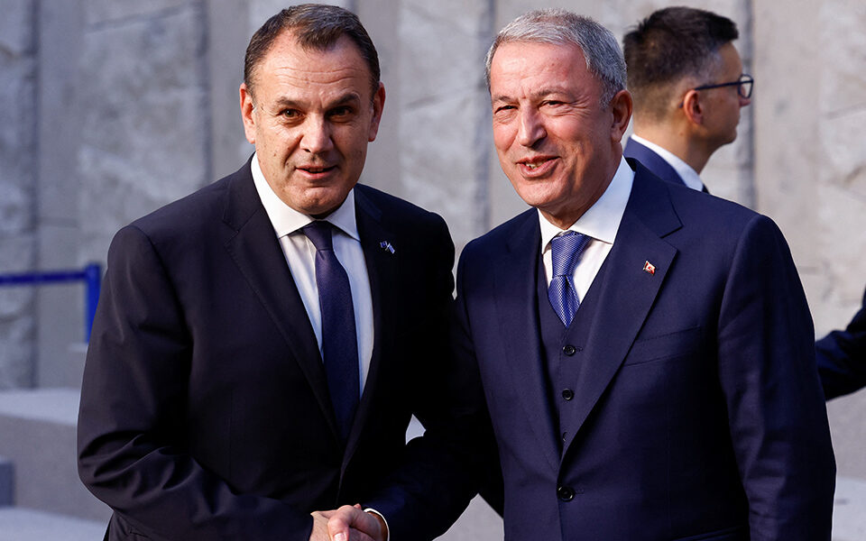 Ελληνοτουρκικά: Τετ α τετ Παναγιωτόπουλου – Ακάρ στο περιθώριο της συνόδου του ΝΑΤΟ