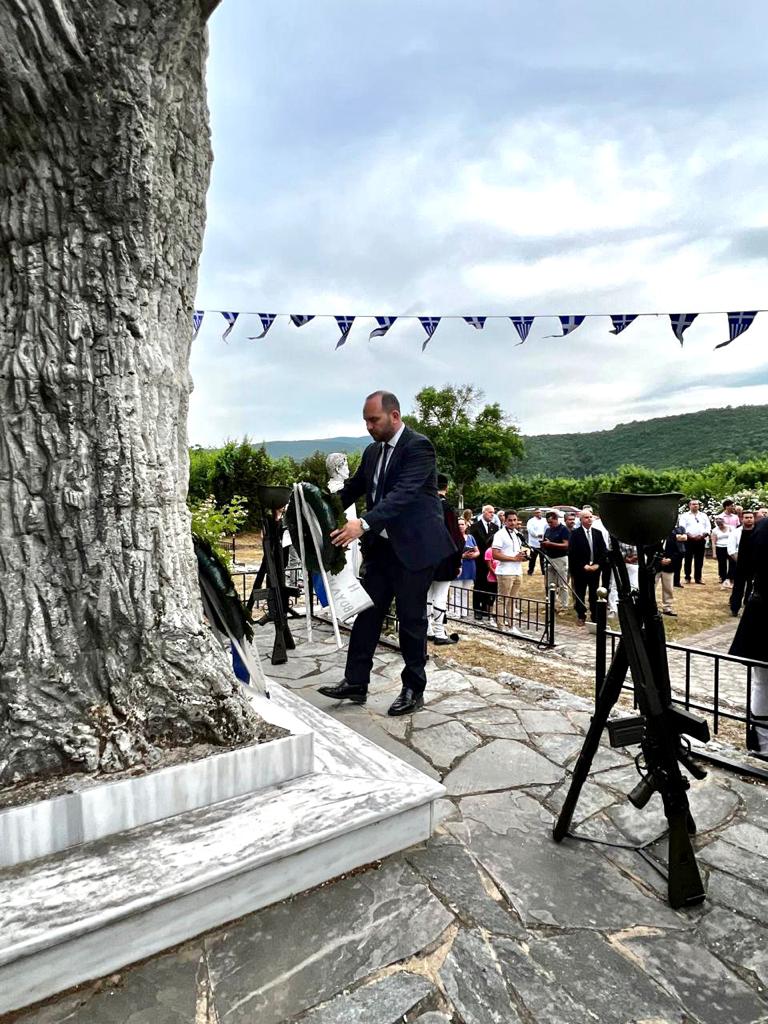 Κατάθεση Στεφάνου από τον Λάκη Βασιλειάδη στις εκδηλώσεις Μνήμης Άγρα-Μίγκα