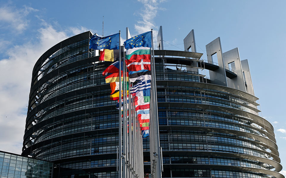 Ε.Ε.: «Όχι» σε ρωσικά διαβατήρια από τις κατεχόμενες περιοχές της Ουκρανίας