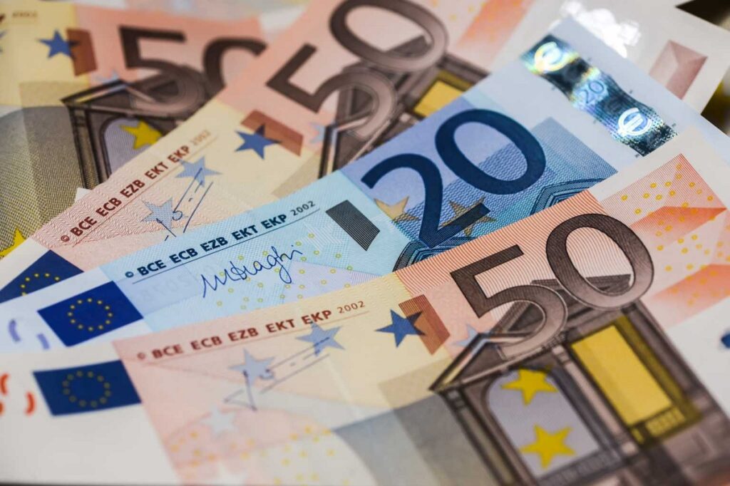 Ταμειακό έλλειμμα 6,4 δισ. ευρώ στον προϋπολογισμό το δεκάμηνο 2022